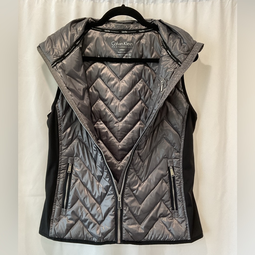 EUC Calvin Klein Performance Puff Vest - Picture 3 of 3